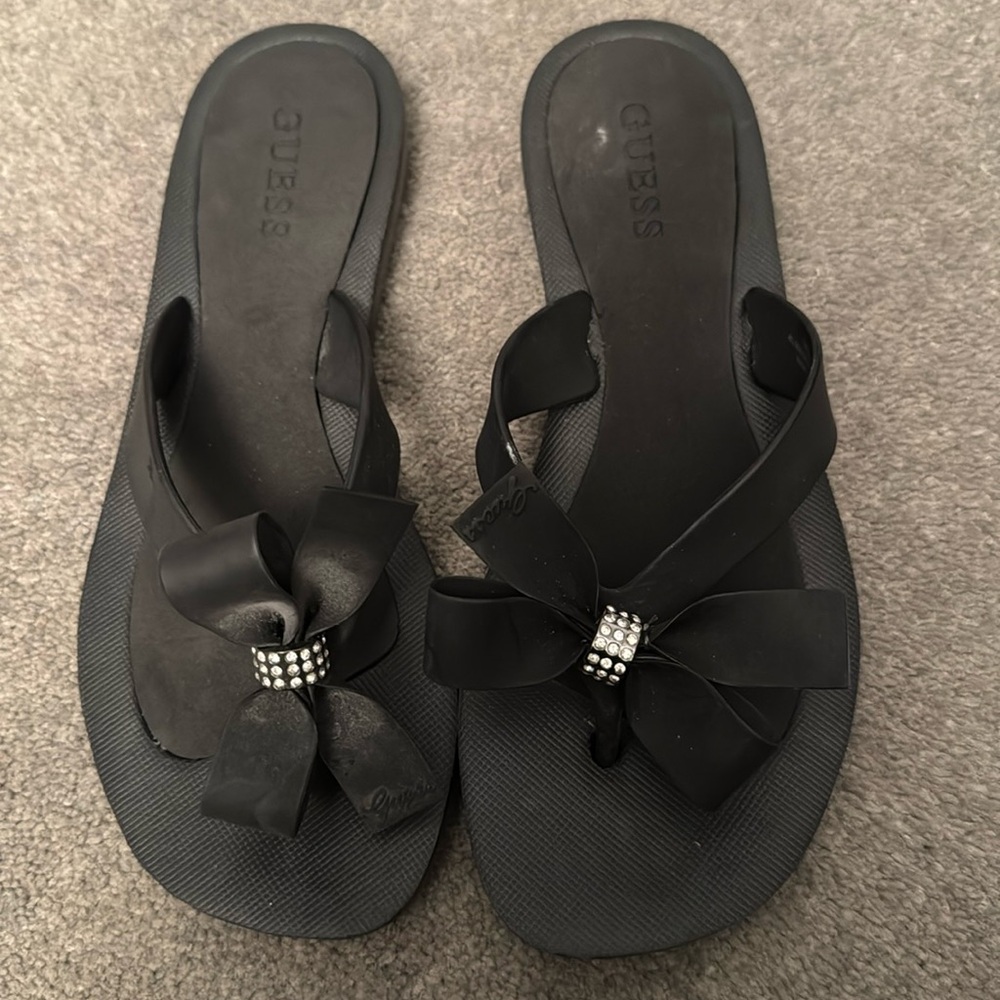 Guess Flip Flops